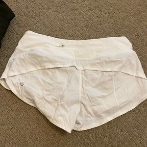 White lululemon hotty hot short. 2.5”